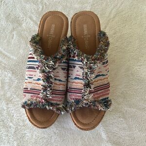 Minnetonka Multicolor Wedges Size 7